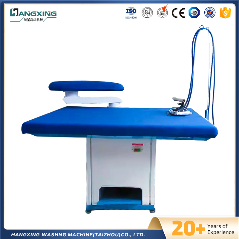 Tavolo da stiro a vuoto